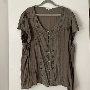 Green Maurice’s Top with flower lace front